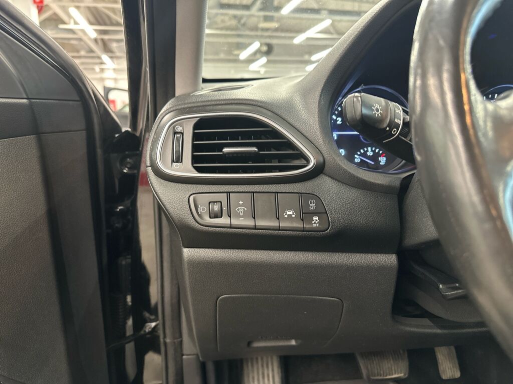 Hyundai i30 Wagon 2019 Musta