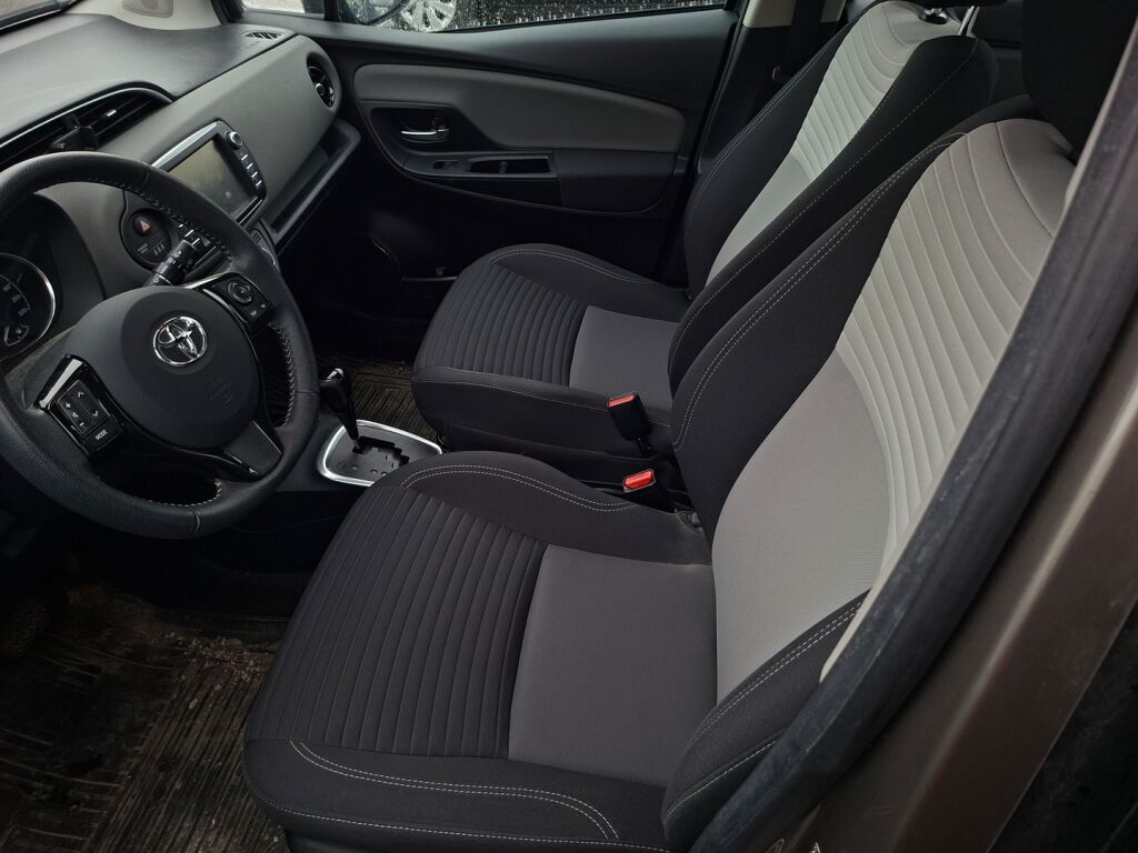 Toyota Yaris 2019 Harmaa