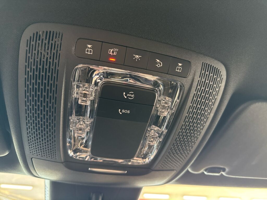 Mercedes-Benz A 2018 Punainen