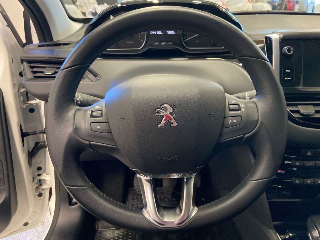 Peugeot 208 2019 Valkoinen
