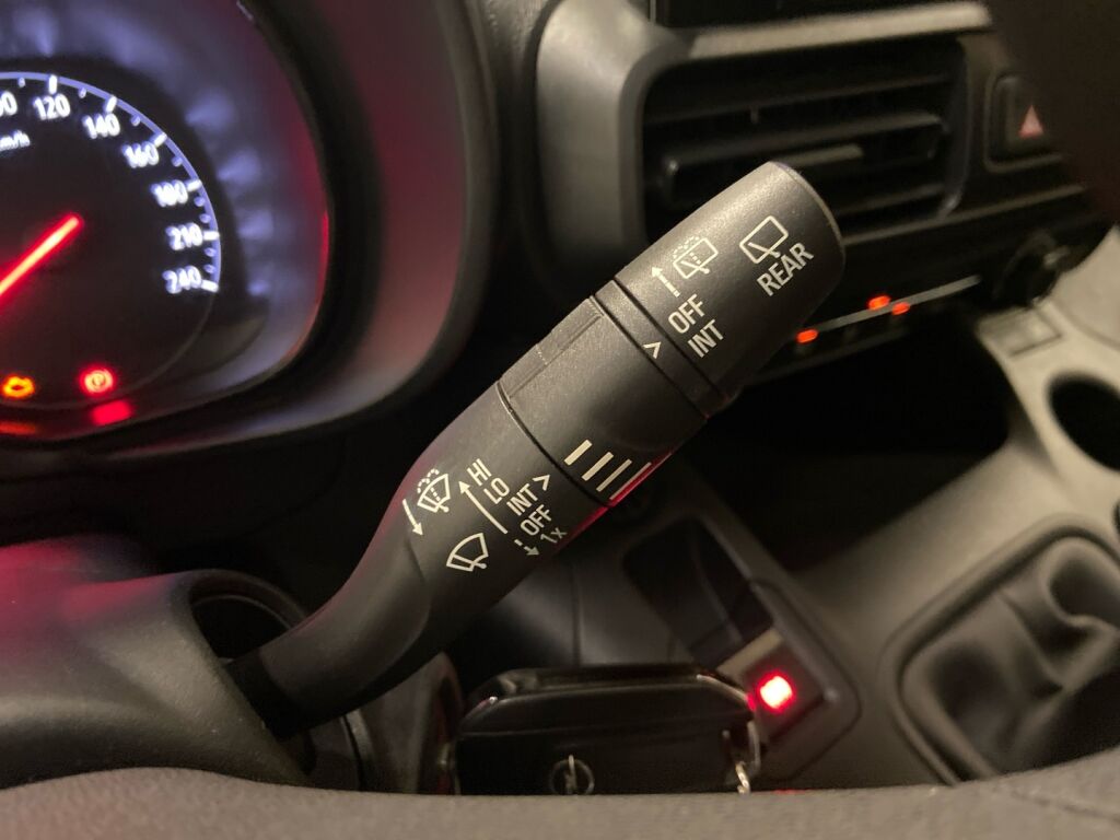 Opel Combo 2019 Valkoinen