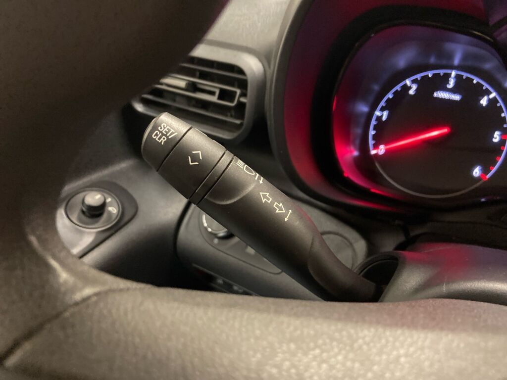 Opel Combo 2019 Valkoinen