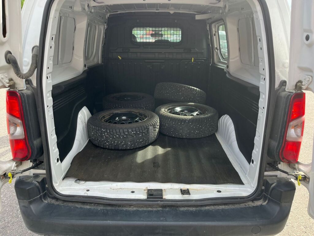 Opel Combo 2019 Valkoinen