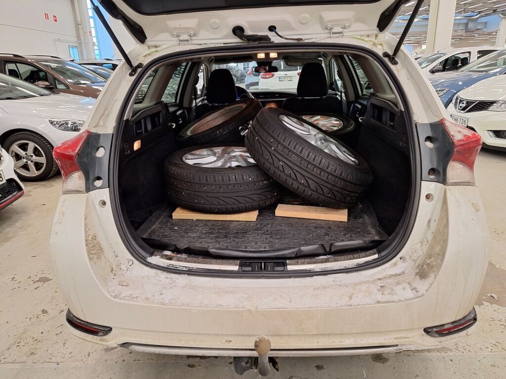 Toyota Auris 2018 Valkoinen