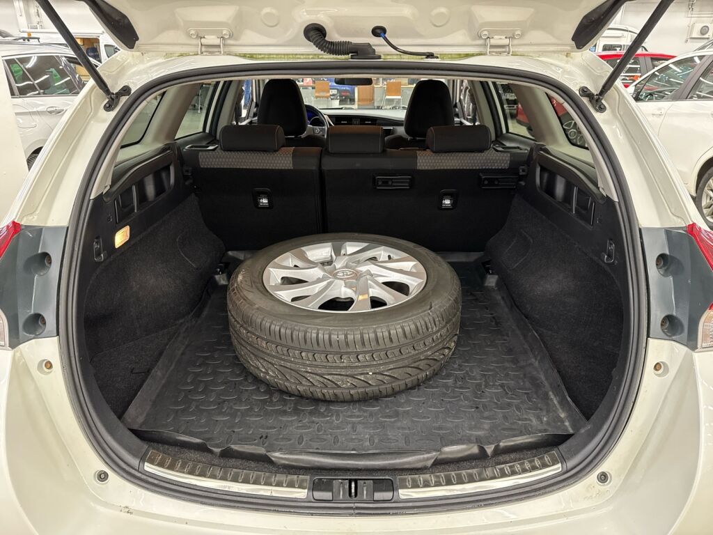 Toyota Auris 2018 Valkoinen