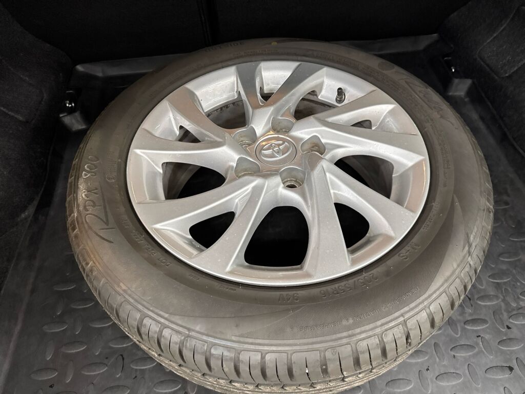 Toyota Auris 2018 Valkoinen