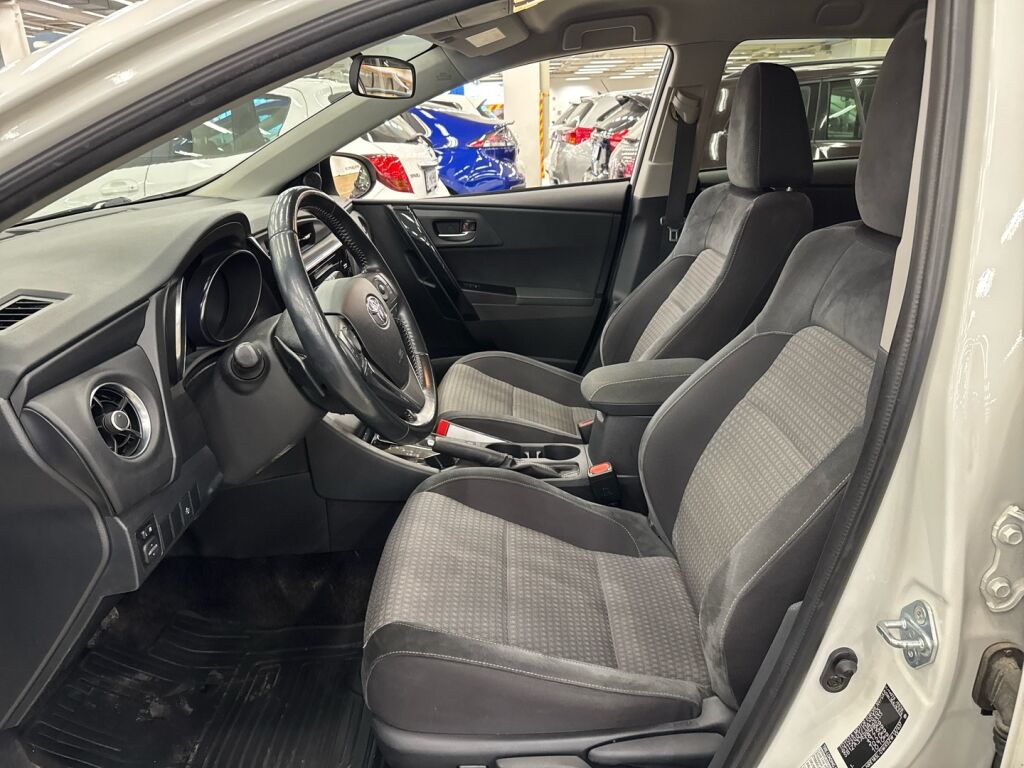 Toyota Auris 2018 Valkoinen