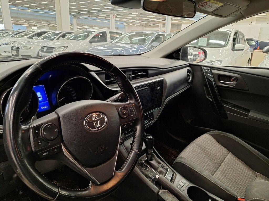 Toyota Auris 2018 Valkoinen