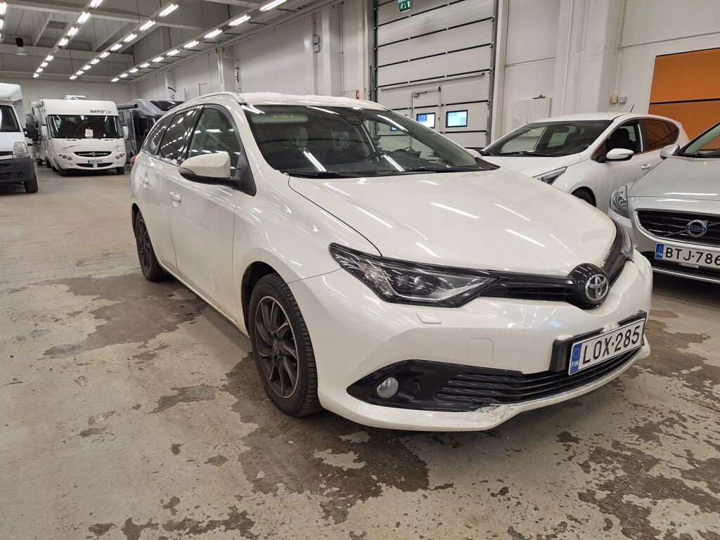 Toyota Auris 2018 Valkoinen