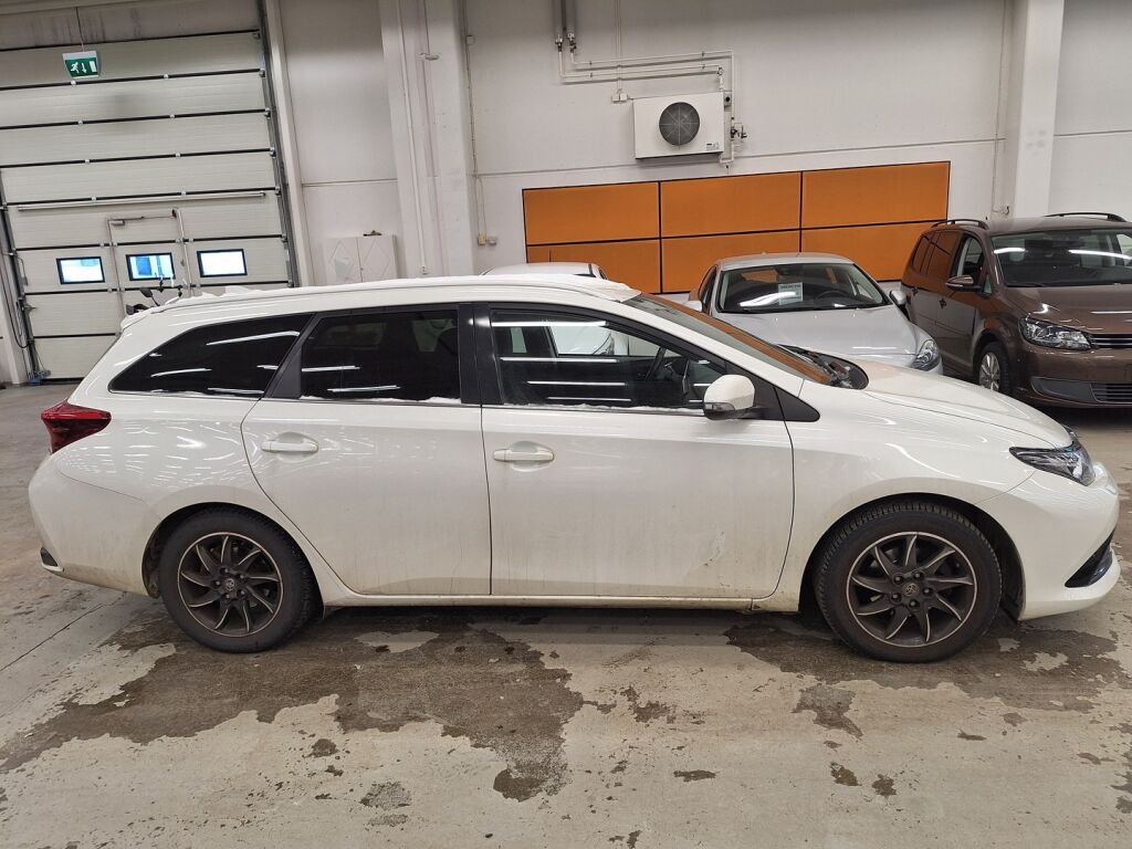 Toyota Auris 2018 Valkoinen