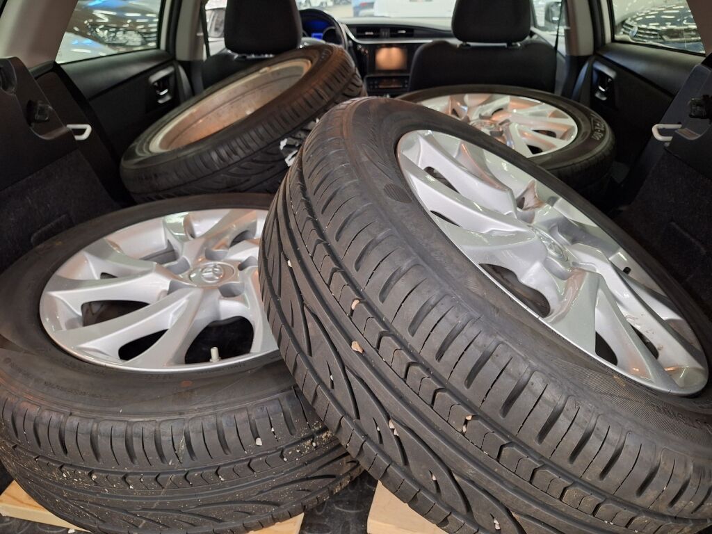 Toyota Auris 2018 Valkoinen