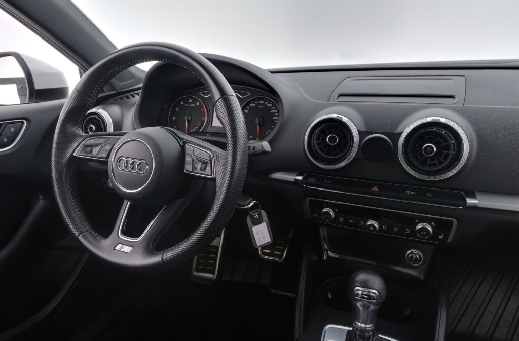 Audi A3 2019 Valkoinen