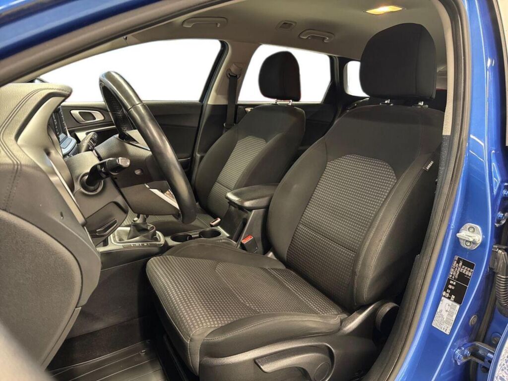 Kia Ceed 2019 Sininen