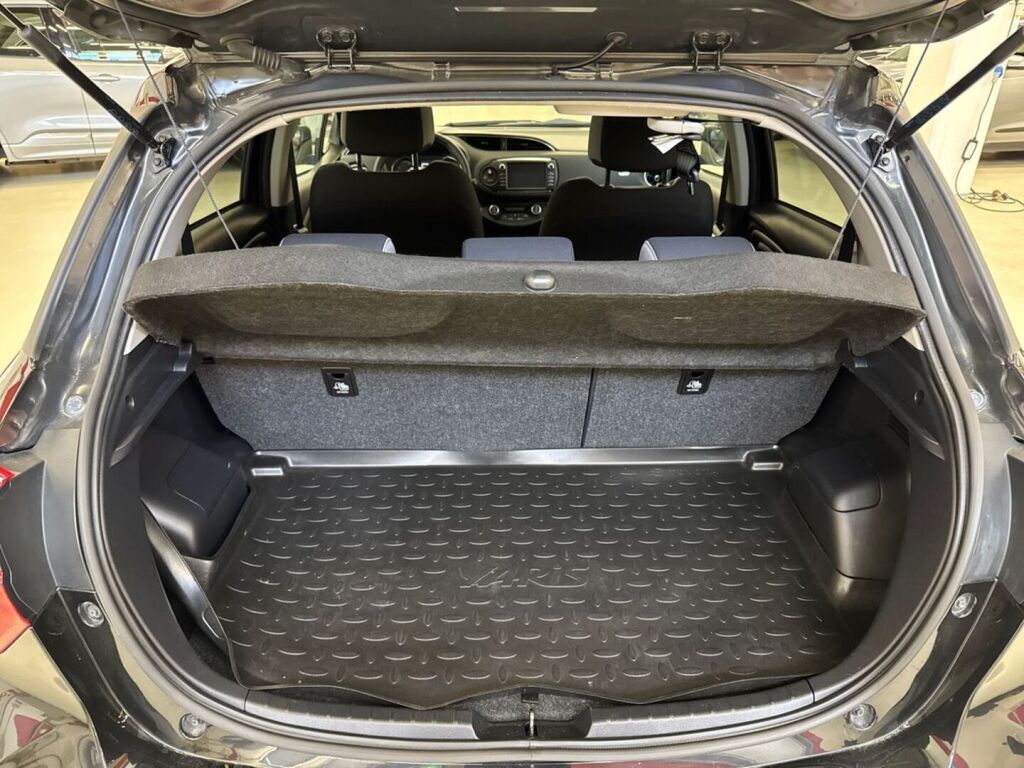 Toyota Yaris 2020 Musta
