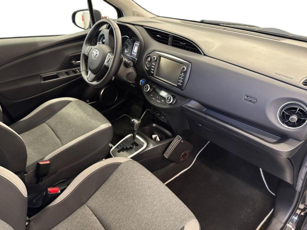 Toyota Yaris 2020 Musta