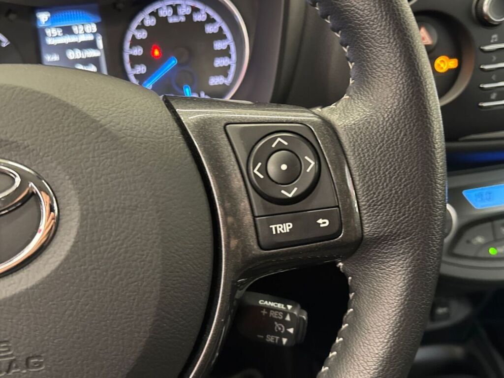 Toyota Yaris 2020 Musta