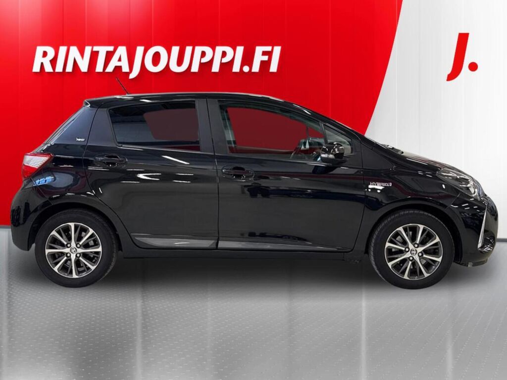 Toyota Yaris 2020 Musta