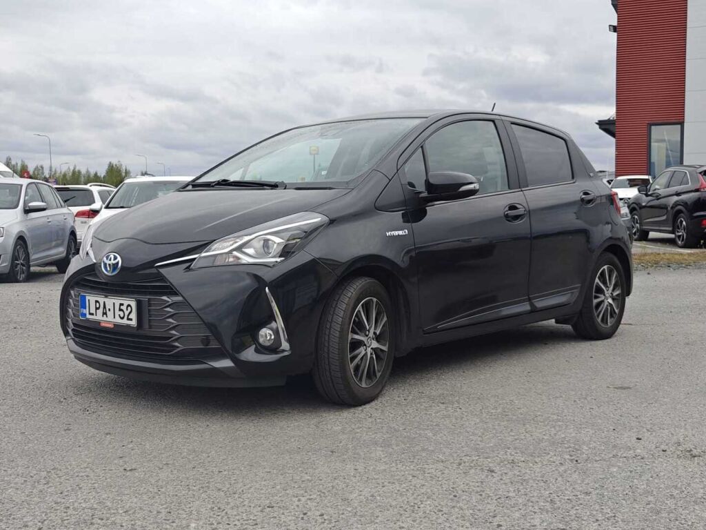 Toyota Yaris 2020 Musta