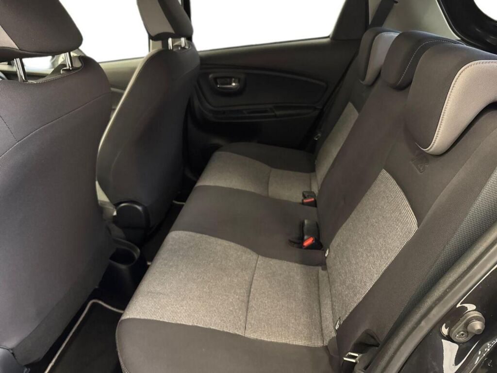 Toyota Yaris 2020 Musta
