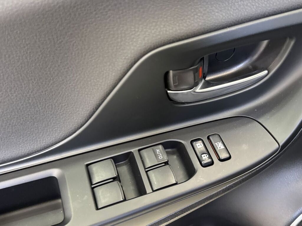 Toyota Yaris 2020 Musta