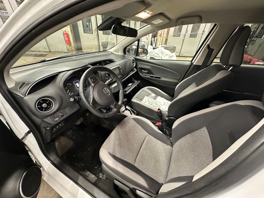 Toyota Yaris 2020 Valkoinen