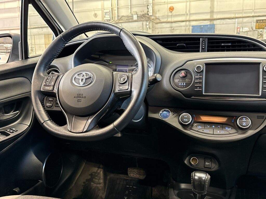 Toyota Yaris 2020 Valkoinen