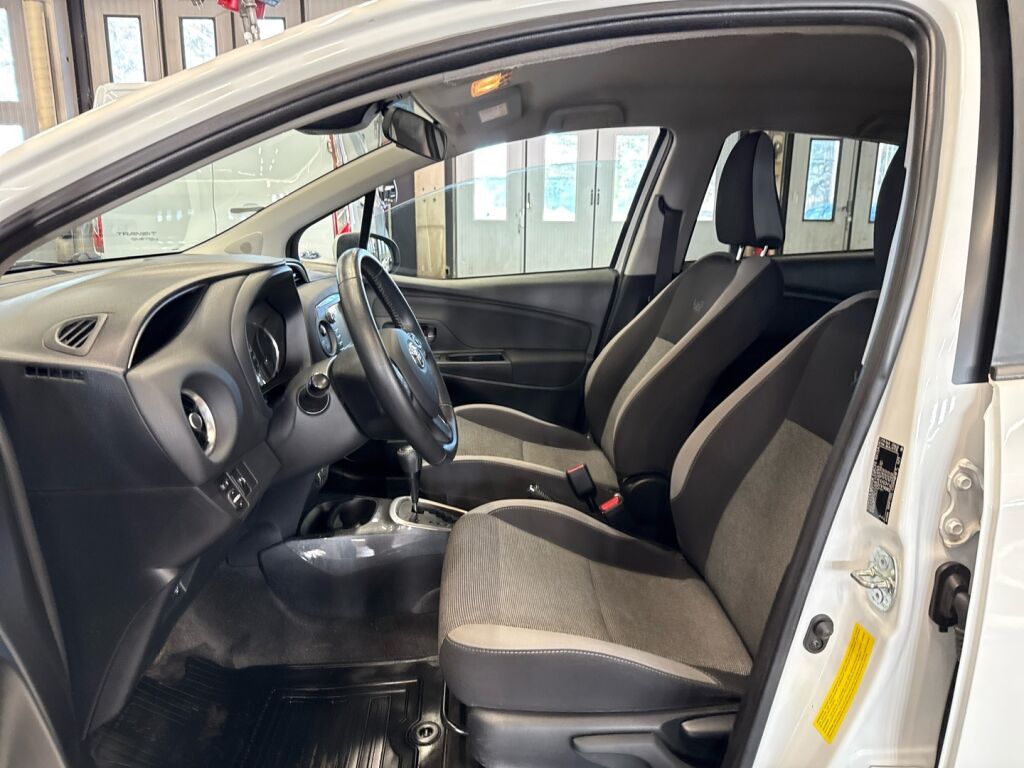 Toyota Yaris 2020 Valkoinen