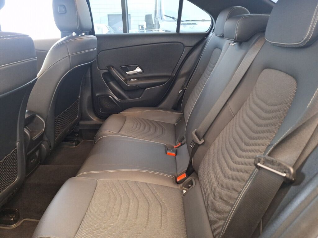 Mercedes-Benz A 2020 Musta