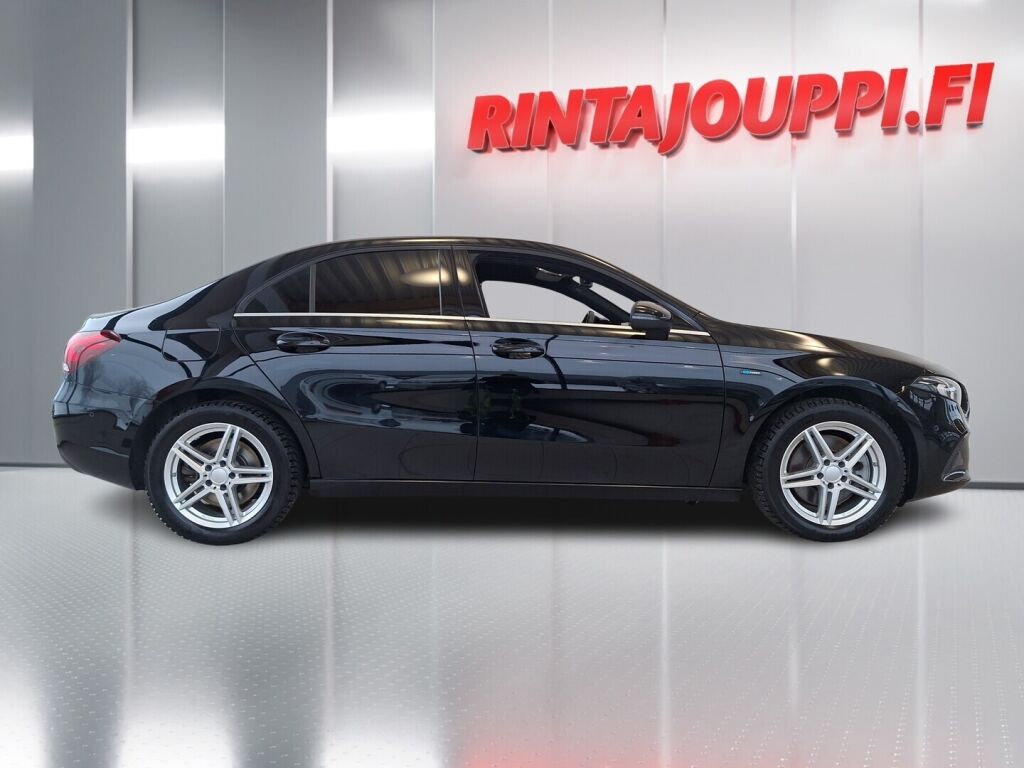 Mercedes-Benz A 2020 Musta