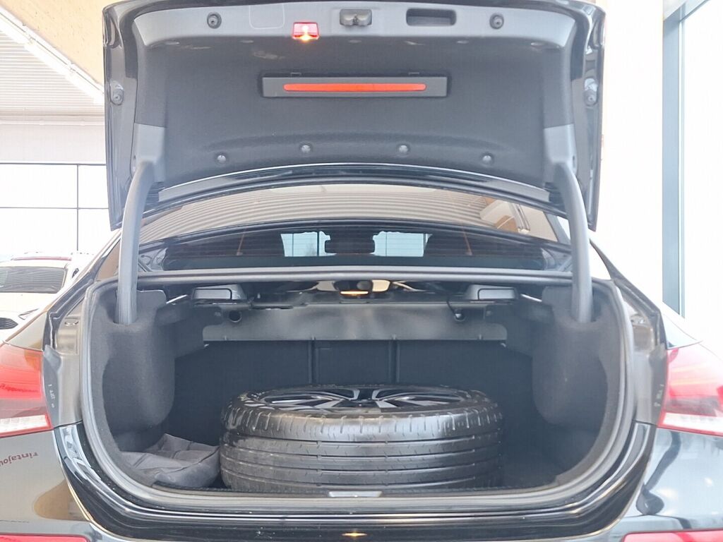 Mercedes-Benz A 2020 Musta