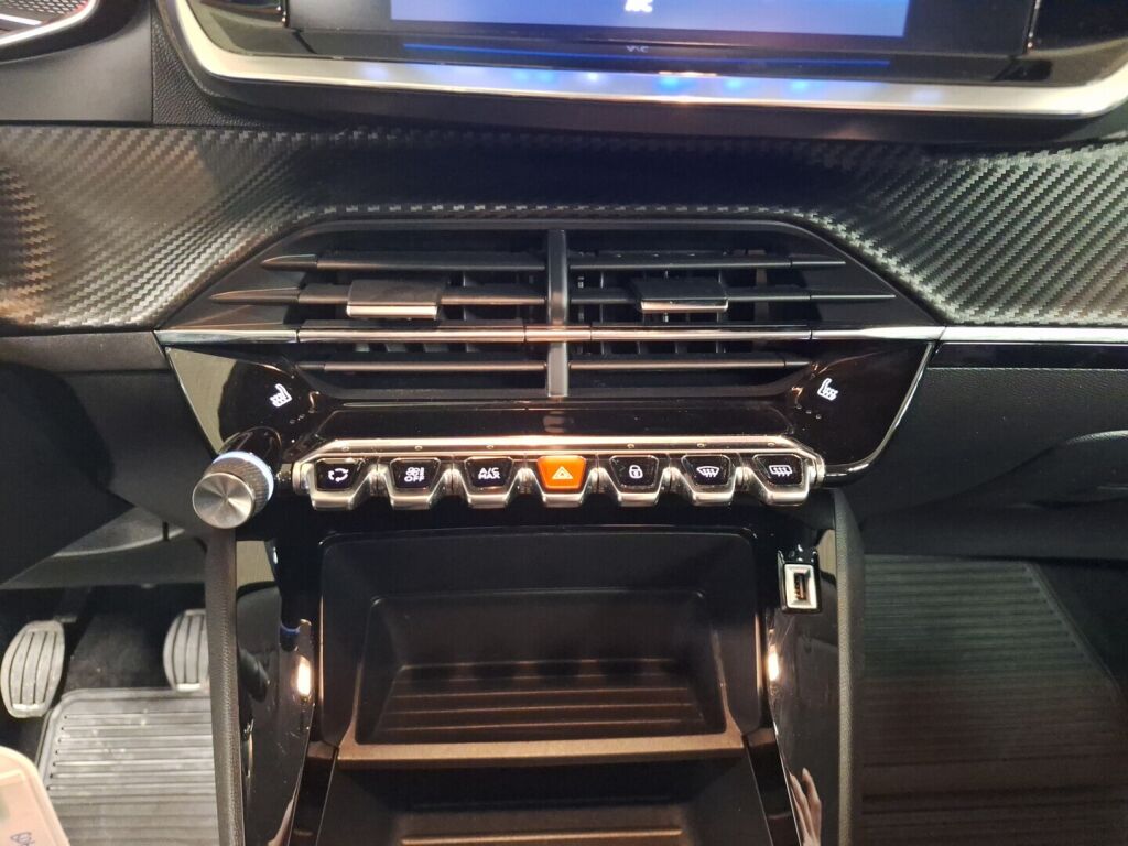 Peugeot 2008 2020 Harmaa