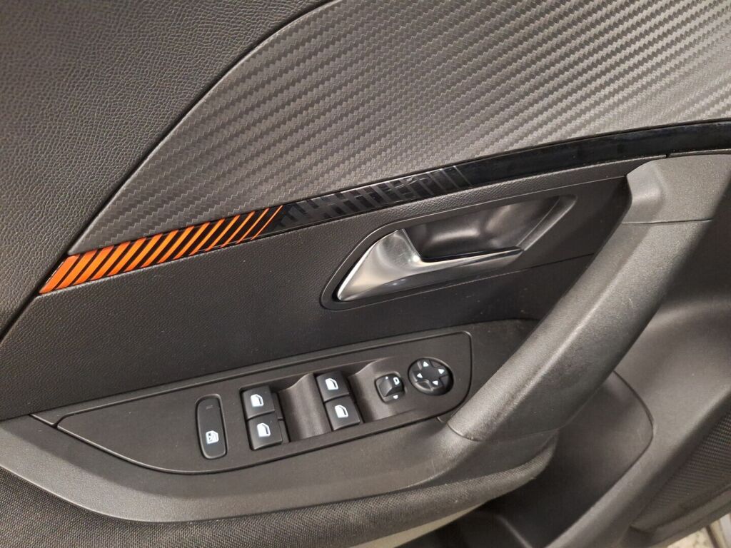 Peugeot 2008 2020 Harmaa