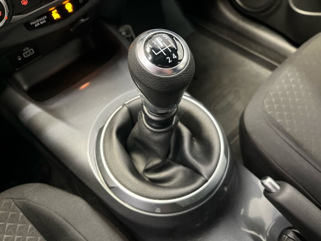 Nissan Juke 2021 Punainen