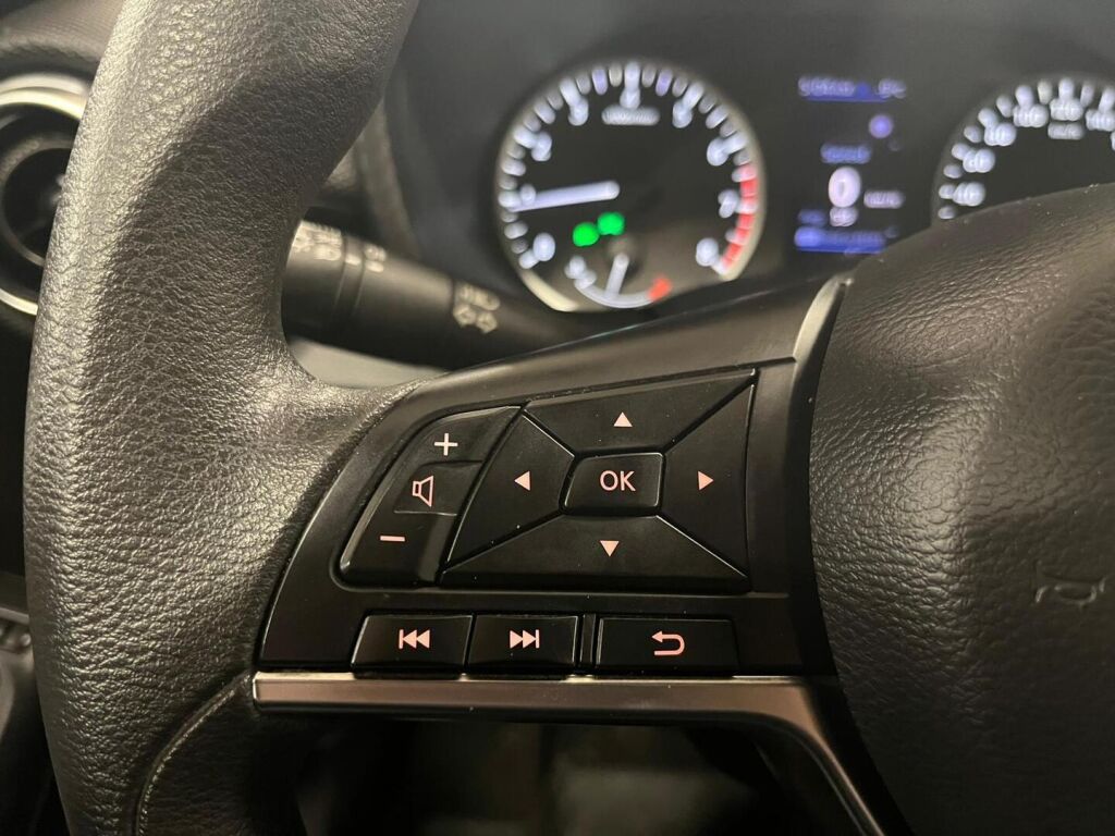 Nissan Juke 2021 Punainen