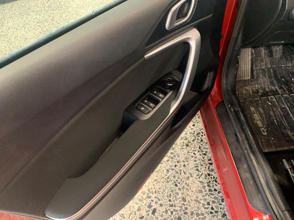 Kia Ceed 2020 Punainen