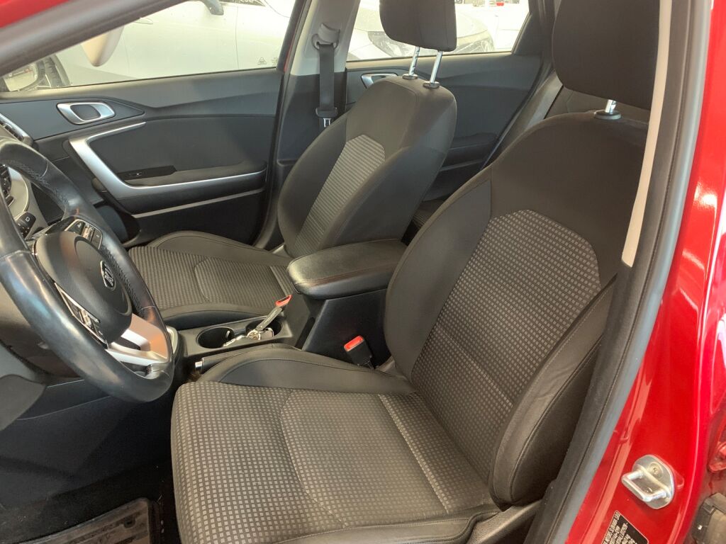 Kia Ceed 2020 Punainen