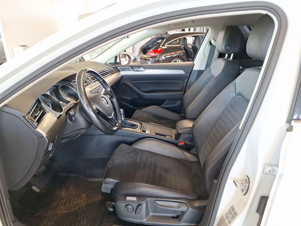 Volkswagen Passat 2018 Valkoinen
