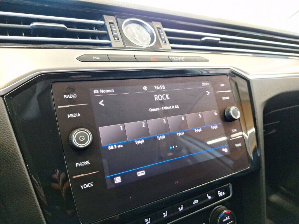 Volkswagen Passat 2018 Valkoinen