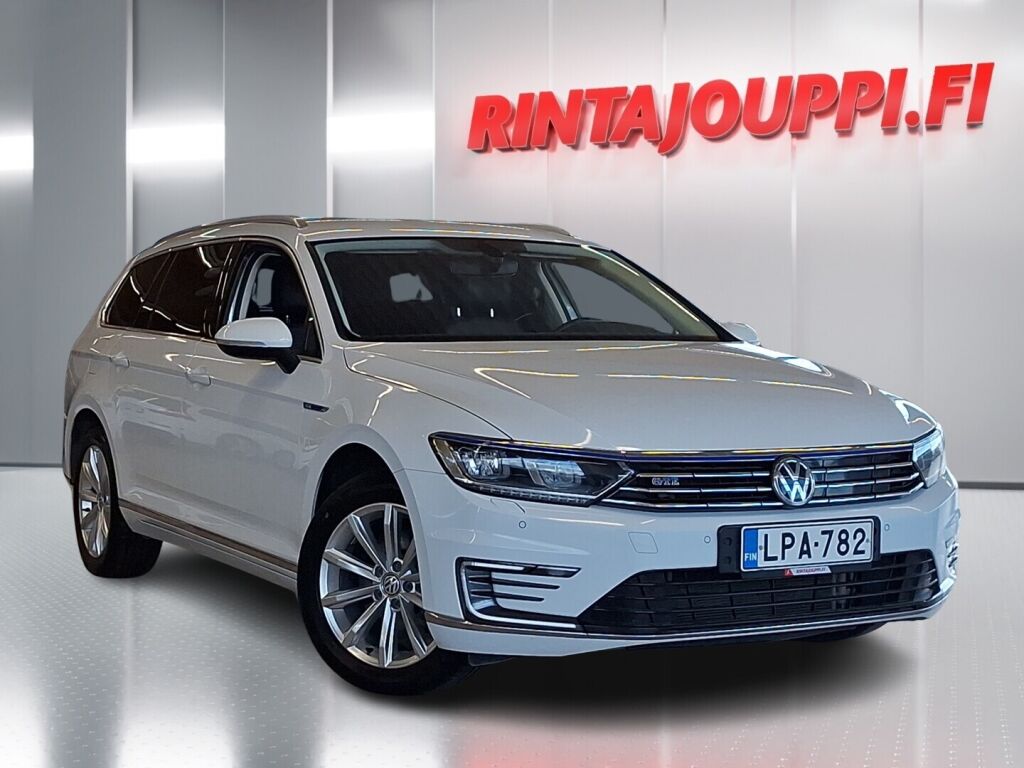 Volkswagen Passat 2018 Valkoinen