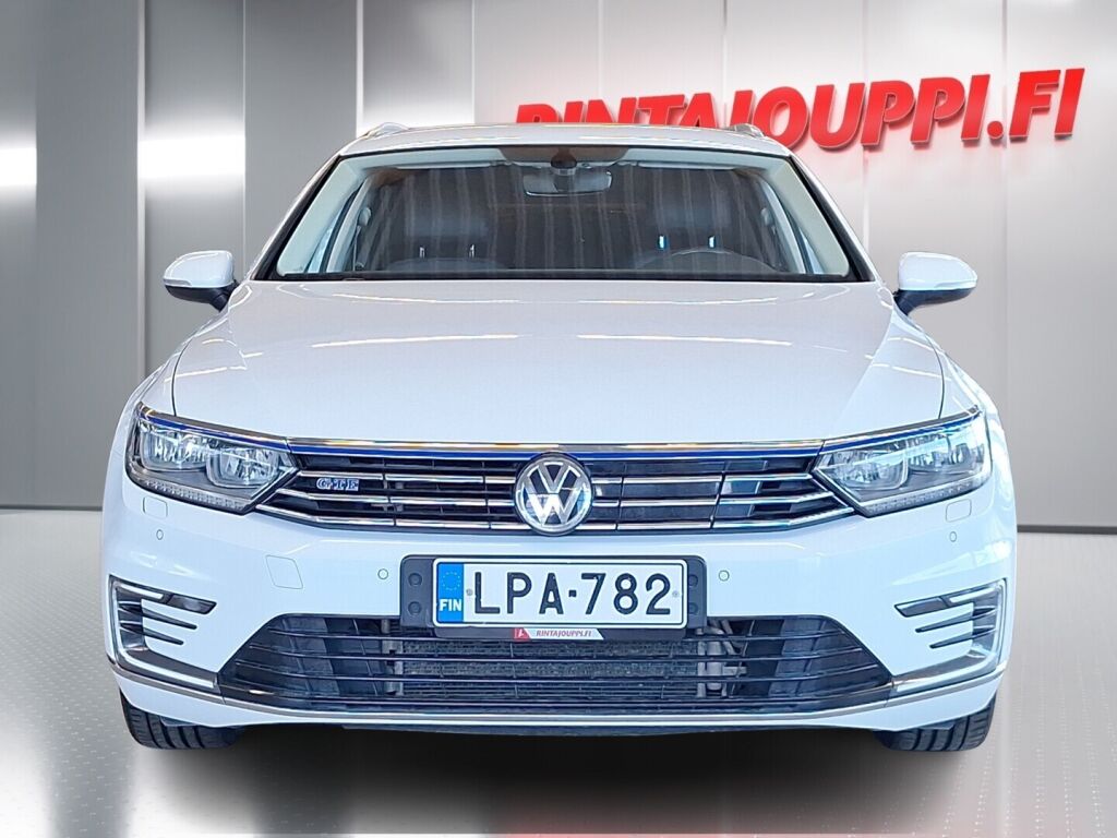 Volkswagen Passat 2018 Valkoinen