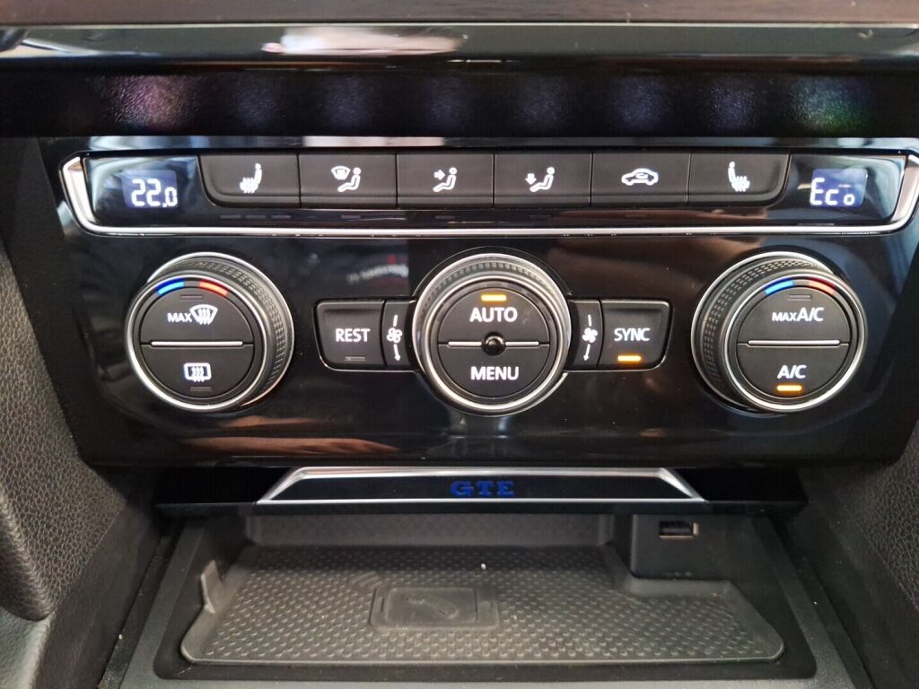 Volkswagen Passat 2018 Valkoinen