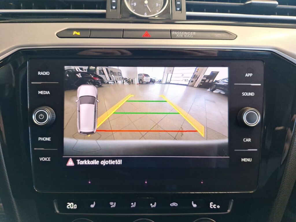 Volkswagen Passat 2018 Valkoinen