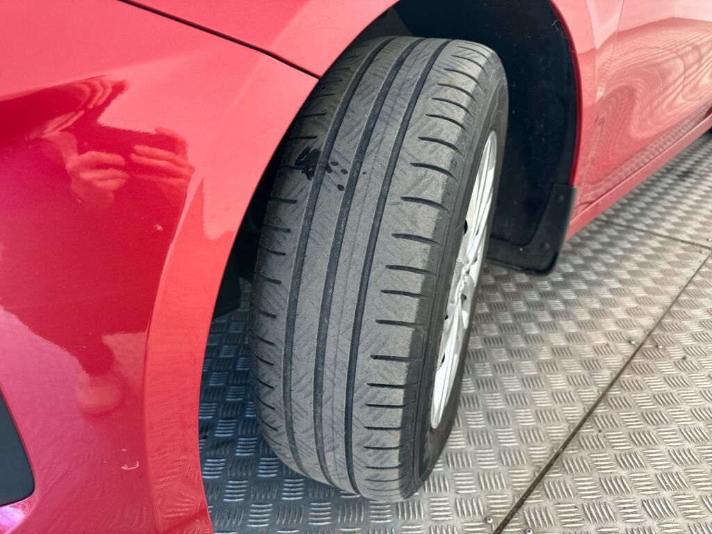 Kia Ceed 2020 Punainen