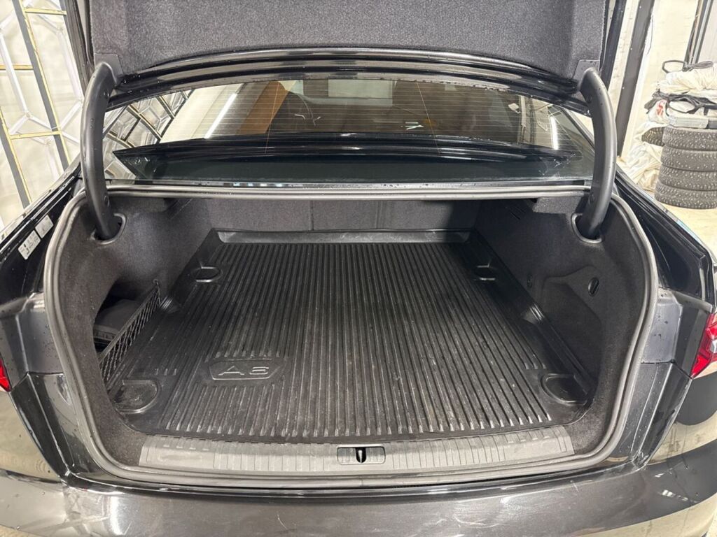Audi A6 2021 Harmaa