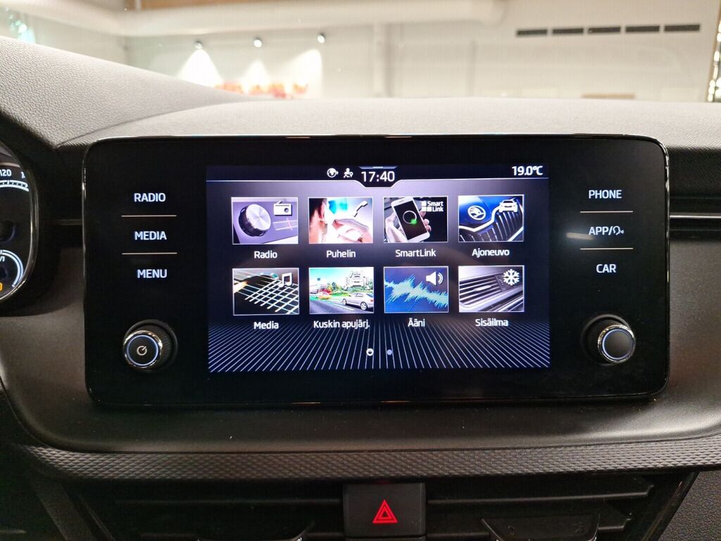 Skoda Scala 2020 Valkoinen