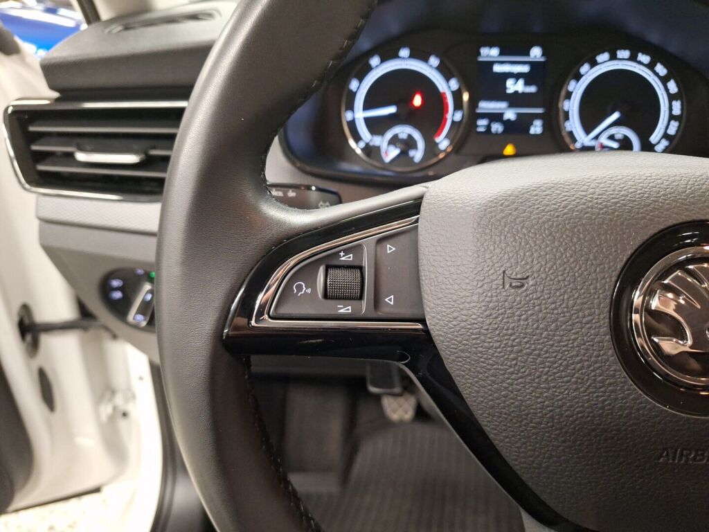 Skoda Scala 2020 Valkoinen