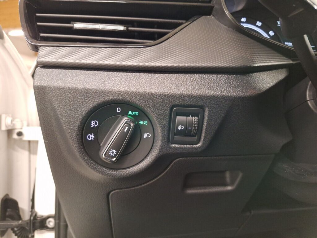 Skoda Scala 2020 Valkoinen