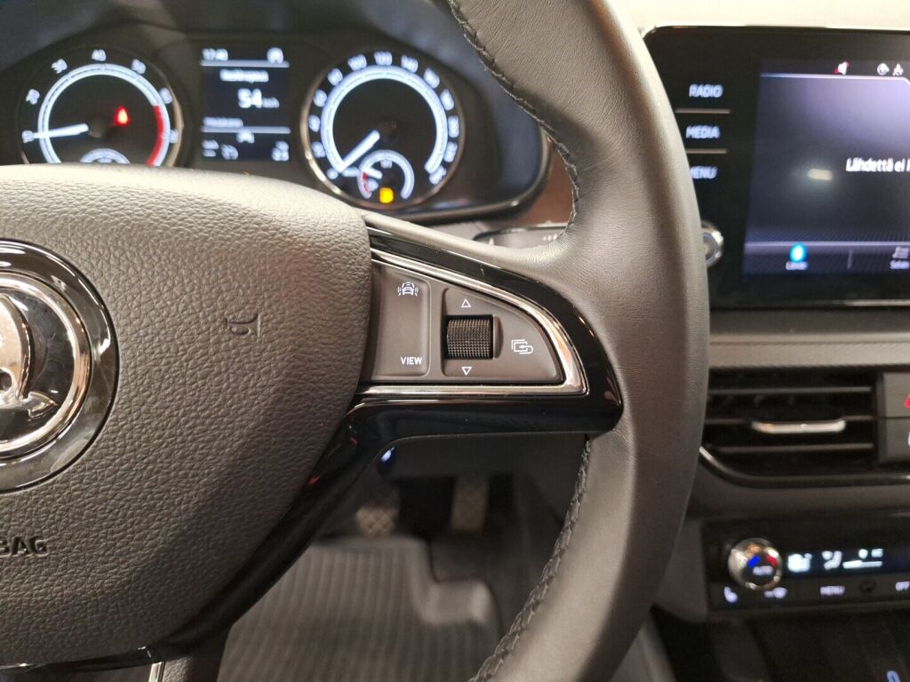 Skoda Scala 2020 Valkoinen