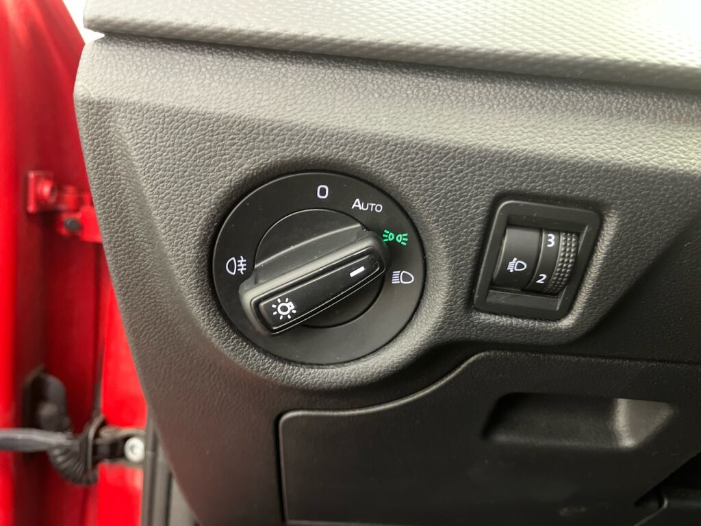 Skoda Scala 2020 Punainen