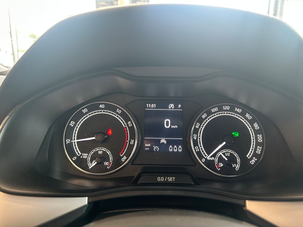 Skoda Kamiq 2020 Musta